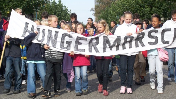 Hungermarsch 2009 -  Florian Runtsch, Ernst Wünschel fr Messdiener Leimersheim